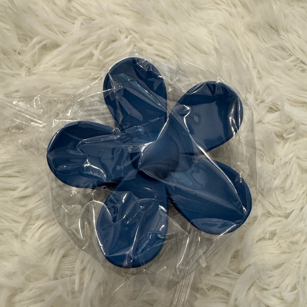 Daisy Blue Flower Hair Clip